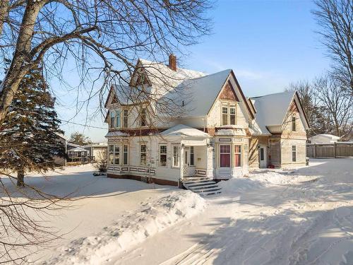 251 Victoria Street E, Amherst, NS 