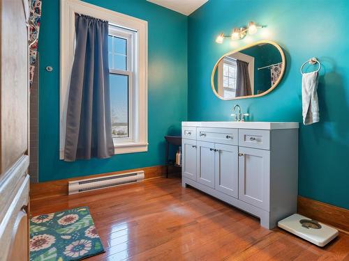 251 Victoria Street E, Amherst, NS 