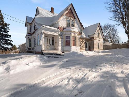 251 Victoria Street E, Amherst, NS 