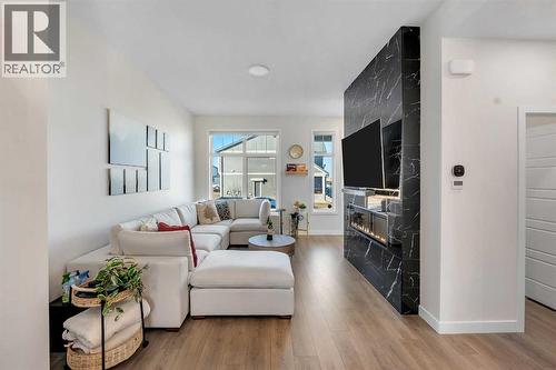 11 Marmot Way Nw, Calgary, AB 