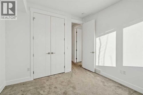 2409 28 Avenue Sw, Calgary, AB - Indoor Photo Showing Other Room