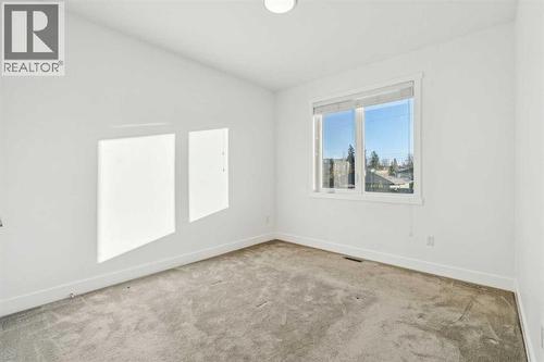 2409 28 Avenue Sw, Calgary, AB - Indoor Photo Showing Other Room