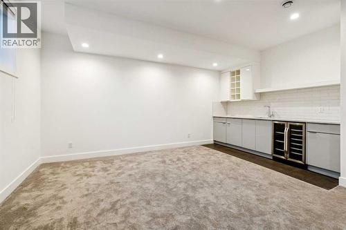 2409 28 Avenue Sw, Calgary, AB - Indoor