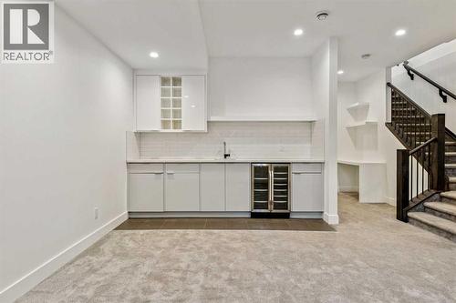 2409 28 Avenue Sw, Calgary, AB - Indoor Photo Showing Other Room