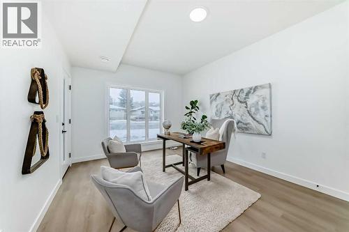 Main floor office/bedroom - 8530 Bowness Road Nw, Calgary, AB - Indoor