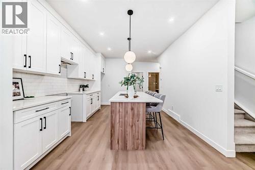 8530 Bowness Road Nw, Calgary, AB - Indoor Photo Showing Kitchen With Upgraded Kitchen