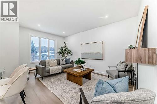 8530 Bowness Road Nw, Calgary, AB - Indoor Photo Showing Living Room
