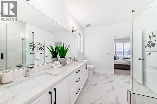 8530 Bowness Road Nw, Calgary, AB - Indoor Photo Showing Bathroom