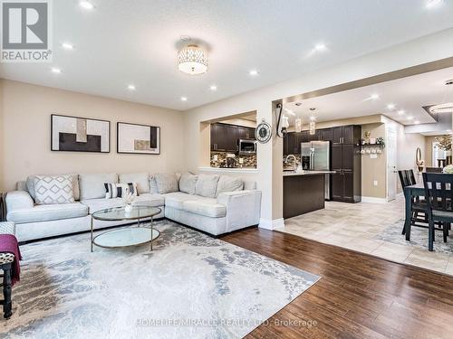 # 143 - 1035 Victoria Road S, Guelph, ON - Indoor Photo Showing Living Room