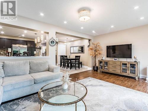 # 143 - 1035 Victoria Road S, Guelph, ON - Indoor Photo Showing Living Room