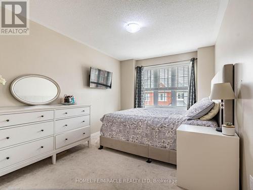 # 143 - 1035 Victoria Road S, Guelph, ON - Indoor Photo Showing Bedroom