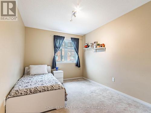 # 143 - 1035 Victoria Road S, Guelph, ON - Indoor Photo Showing Bedroom