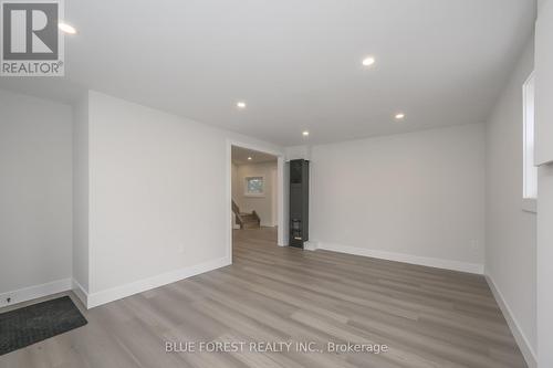186 Victoria Street, Southwest Middlesex (Glencoe), ON - Indoor Photo Showing Other Room