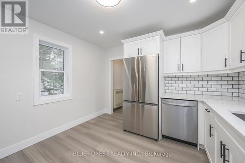 186 Victoria Street, Southwest Middlesex (Glencoe), ON - Indoor Photo Showing Kitchen With Stainless Steel Kitchen
