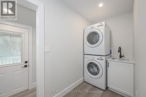 186 Victoria Street, Southwest Middlesex (Glencoe), ON - Indoor Photo Showing Laundry Room