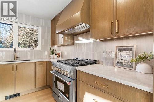 1012 70 Avenue Sw, Calgary, AB - Indoor Photo Showing Kitchen With Upgraded Kitchen