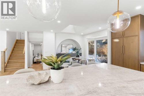 1012 70 Avenue Sw, Calgary, AB - Indoor