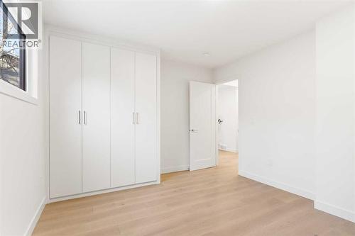 1012 70 Avenue Sw, Calgary, AB - Indoor Photo Showing Other Room