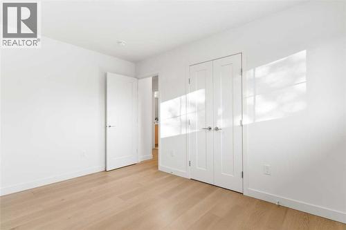 1012 70 Avenue Sw, Calgary, AB - Indoor Photo Showing Other Room