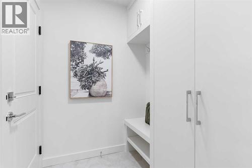 1012 70 Avenue Sw, Calgary, AB - Indoor Photo Showing Other Room