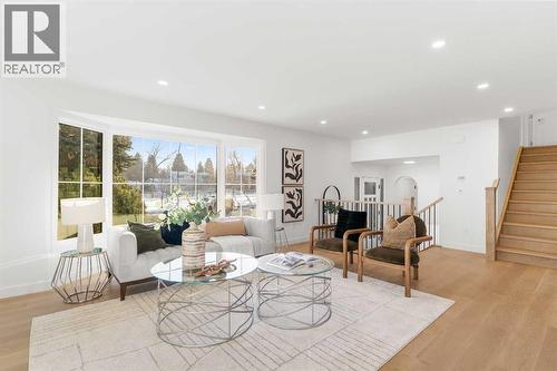 1012 70 Avenue Sw, Calgary, AB - Indoor Photo Showing Other Room