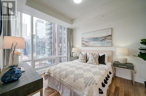 2004 - 295 Adelaide Street W, Toronto, ON - Indoor Photo Showing Bedroom