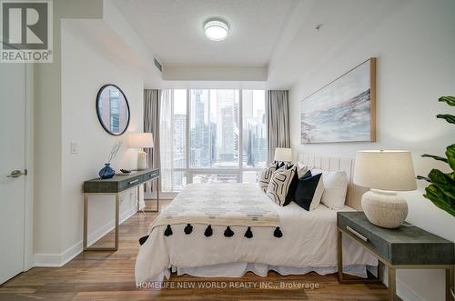2004 - 295 Adelaide Street W, Toronto, ON - Indoor Photo Showing Bedroom