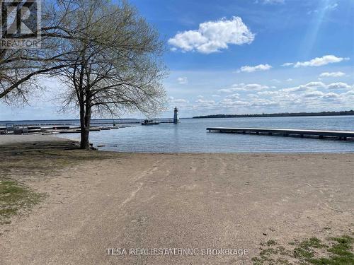 924 & 926 Lake Drive E, Georgina, ON 