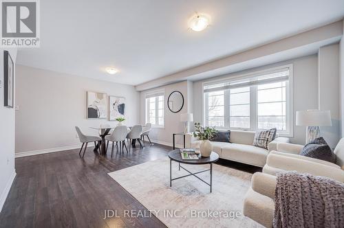 3002 Preserve Drive, Unit 25 Drive, Oakville, ON - Indoor Photo Showing Living Room
