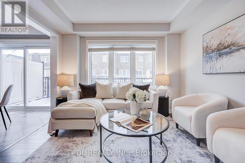 3002 Preserve Drive, Unit 25 Drive, Oakville, ON - Indoor Photo Showing Living Room