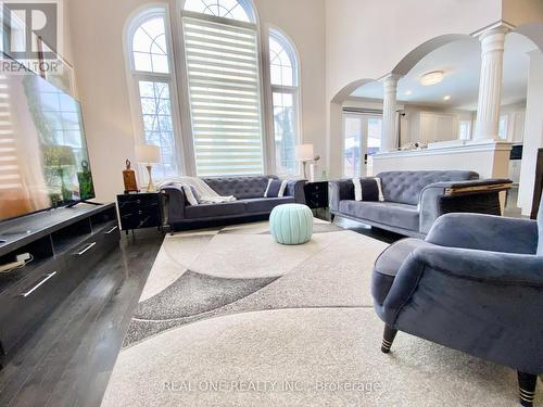 238 Nautical Boulevard, Oakville, ON - Indoor Photo Showing Living Room