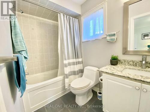 238 Nautical Boulevard, Oakville, ON - Indoor Photo Showing Bathroom