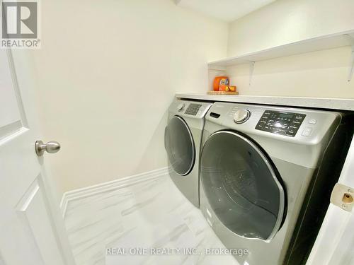238 Nautical Boulevard, Oakville, ON - Indoor Photo Showing Laundry Room
