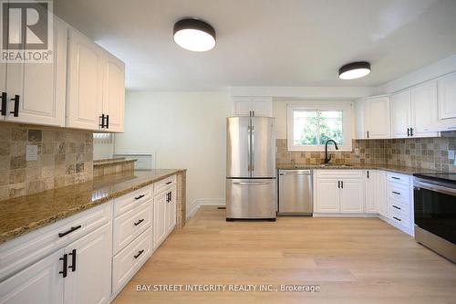 106 Beland Avenue N, Hamilton, ON - Indoor Photo Showing Kitchen