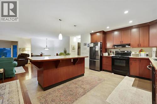 256 Lysander Place Se, Calgary, AB - Indoor Photo Showing Kitchen