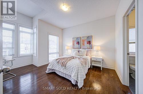 99 Chouinard Way, Aurora, ON - Indoor Photo Showing Bedroom