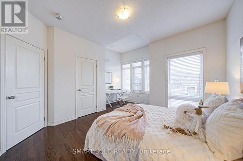 99 Chouinard Way, Aurora, ON - Indoor Photo Showing Bedroom