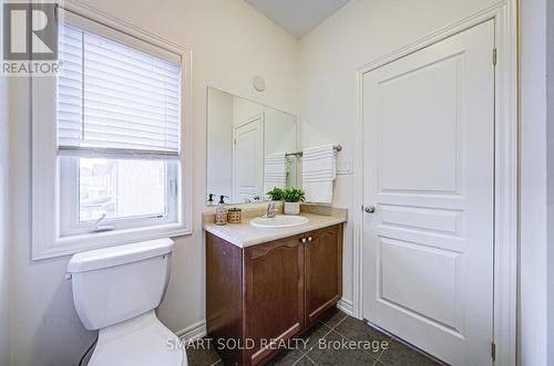 99 Chouinard Way, Aurora, ON - Indoor Photo Showing Bathroom