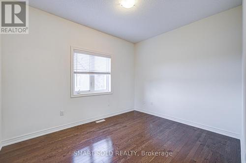 99 Chouinard Way, Aurora, ON - Indoor Photo Showing Other Room