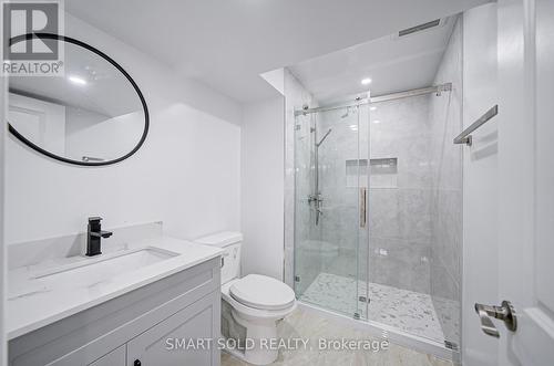99 Chouinard Way, Aurora, ON - Indoor Photo Showing Bathroom