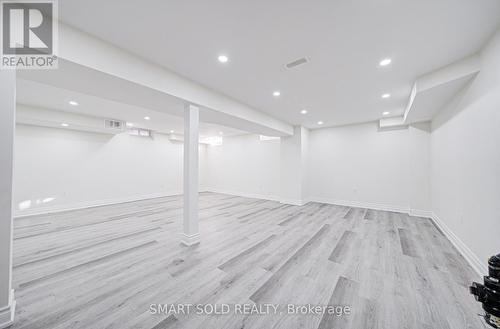 99 Chouinard Way, Aurora, ON - Indoor