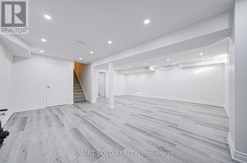 99 Chouinard Way, Aurora, ON - Indoor Photo Showing Other Room