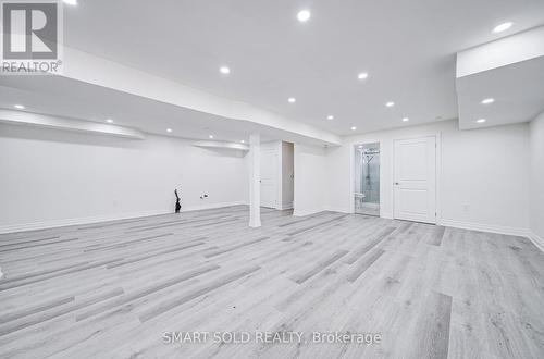 99 Chouinard Way, Aurora, ON - Indoor Photo Showing Other Room