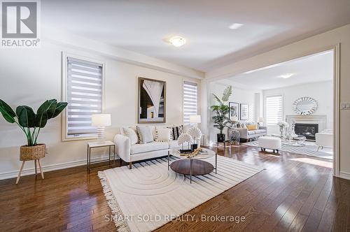 99 Chouinard Way, Aurora, ON - Indoor Photo Showing Living Room With Fireplace