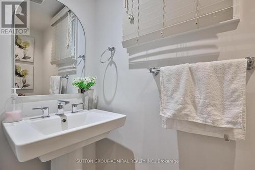 65 Patrice Crescent, Vaughan, ON - Indoor Photo Showing Bathroom