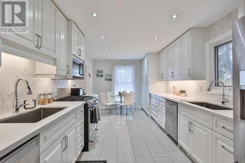 65 Patrice Crescent, Vaughan, ON - Indoor Photo Showing Kitchen With Upgraded Kitchen