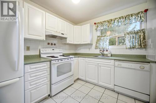 Abundance of Counter Space - 6 Hillpark Trail, Brampton, ON - Indoor Photo Showing Kitchen