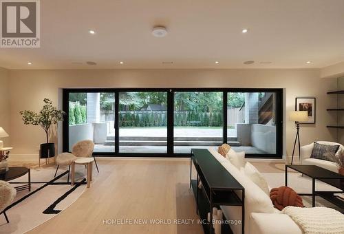 30 Orchard Crescent, Toronto, ON - Indoor Photo Showing Living Room
