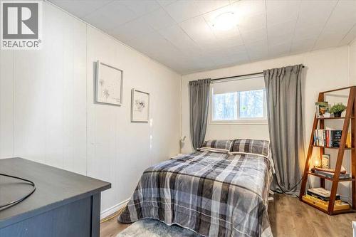 125 Poplar Bay, Rural Wetaskiwin No. 10, County Of, AB - Indoor Photo Showing Bedroom