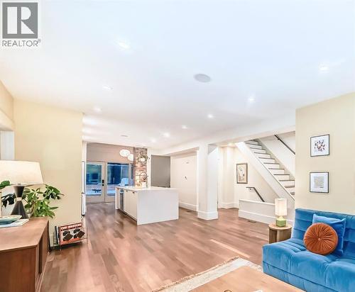 2120 18 Street Sw, Calgary, AB - Indoor